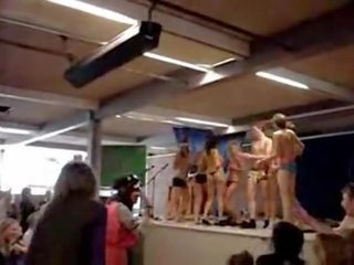 Denmark tinggi sekolah gadis pengupasan di silkeborg gy