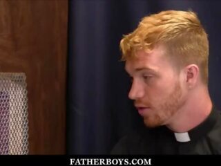 Twink catholic chlap ryland kingsley v prdeli podle ryšavý priest dacotah červený během confession