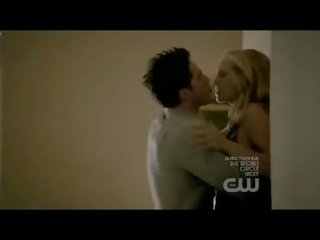 Candice accola nxehtë sexy skenë