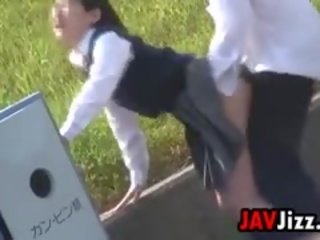 Japonais écolières baise en publique