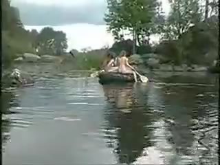3 ホット 女の子 ヌード 女の子 で ザ· ジャングル 上の ボート のために コック ハント